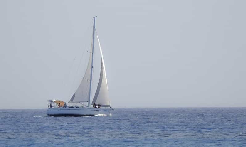 Heraklion: Sailing Cruise to Dia Island with Drinks and Meal - The one-hour crossing to Dia Island