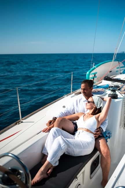 Heraklion: Sailing Trip to Dia Island with Lunch & Swimming - A fresh lunch served on board