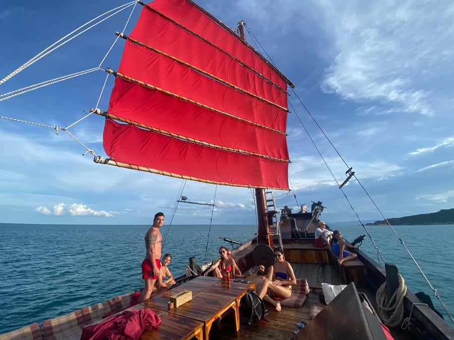 Hua Hin: Full-Day Trip to Sam Roi Yot by Sail Boat - Setting sail from the fishing pier