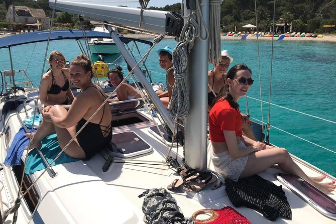 Hvar - Full Day Sail on a yacht - friendly skipper- small group - lunch optional - What the skipper adds to the day