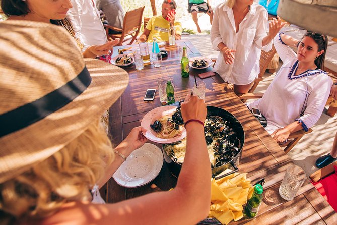 Hvar - Full Day Sail on a yacht - friendly skipper- small group - lunch optional - Lučišća Bay and the southern coast