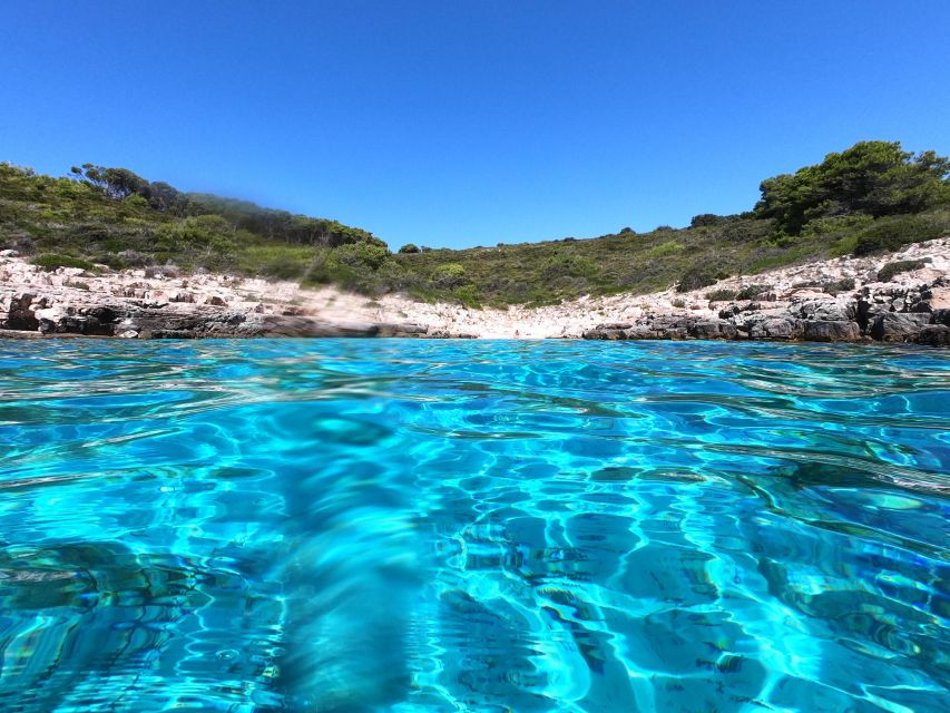 Hvar: Private Sailing Boat Trip with Swimming and Snorkeling - Adding lunch to a full day
