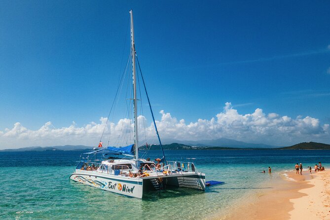 Icacos Island Catamaran Day Sail from Fajardo - The first hour: El Yunque and the Fajardo coast