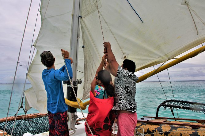 Introduction to sailing and discovering the lagoon - Learning the basics of Polynesian sailing