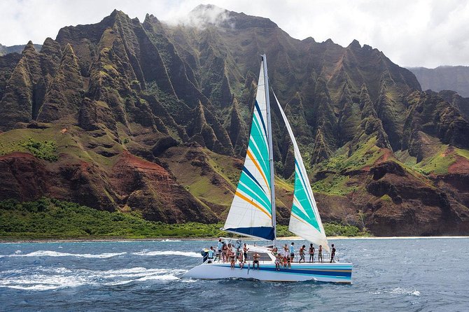 Kauai: Leila Na Pali Sunset Dinner Sail - Why the Na Pali Coast is best seen from the water