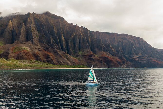Kauai: Leila Na Pali Sunset Dinner Sail - The rough-water question