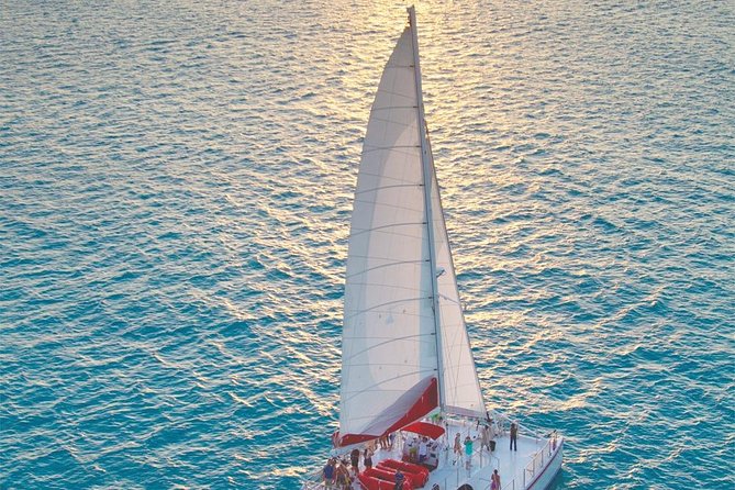 Key West Signature Sunset Sail with Live Music, Open Bar & Food - Live music, from mellow strings to a pub-style guitar set