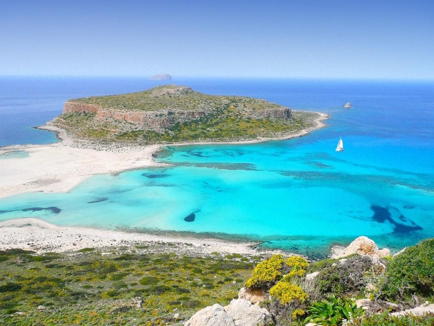 Kissamos: Balos & Gramvousa Luxury Catamaran Sailing Cruise - The boat, group size, and service level