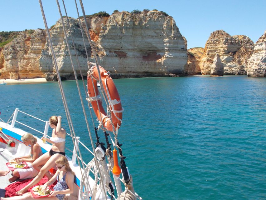 Lagos: Ponta Piedade Sail & Caves Cruise w/Portuguese Tapas - Crew, comfort, and group atmosphere
