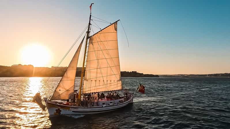 Lagos: Sunset Sail aboard a Traditional Boat with Prosecco - The first leg along the Lagos coast