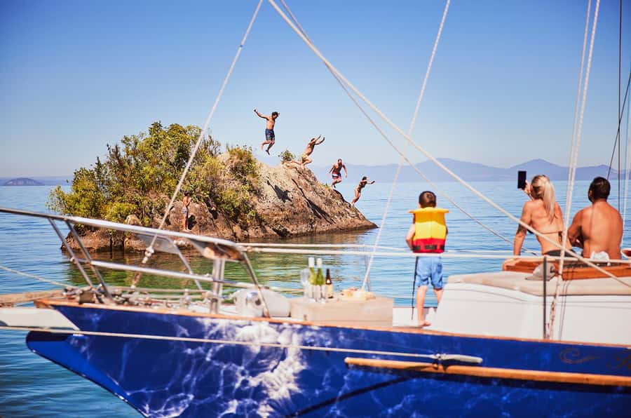 Lake Taupo: Classical Sailing to the Māori Rock Carvings - The 150-minute route across Lake Taupō