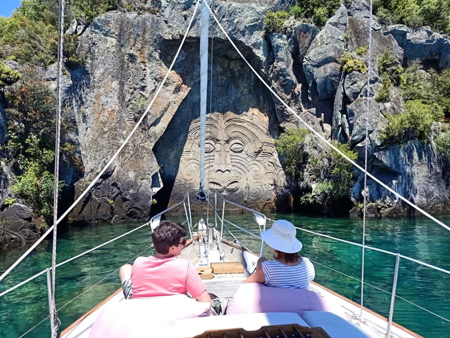 Lake Taupo: Classical Sailing to the Māori Rock Carvings - Morning coffee, afternoon drinks, and sunset light