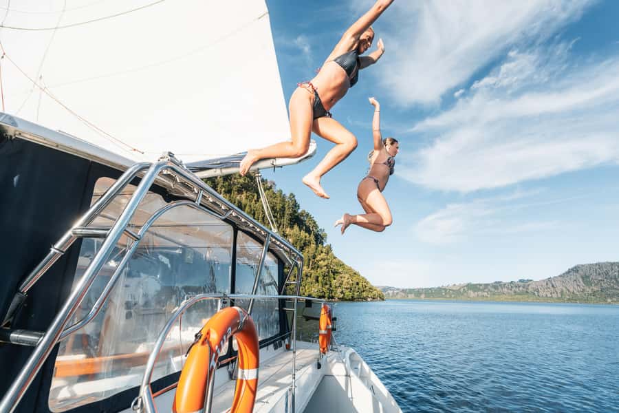 Lake Taupo: Luxury Sailing Catamaran to Māori Rock Carvings - Weather, wind, and comfort aboard Tiua