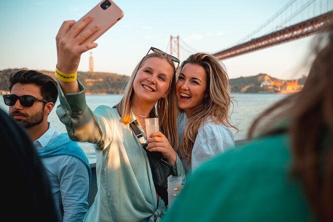 Lisbon Boat Party with Views, and Sunset Sailing - The four-hour schedule and club entry