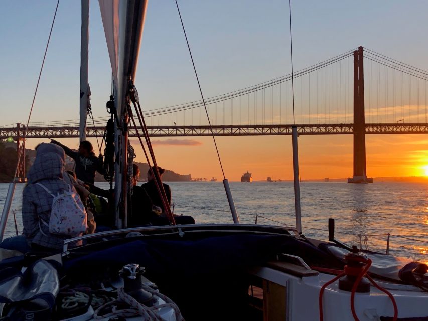 Lisbon: Enjoy a Sunset or Night Tagus River Sailboat Cruise - Sunset or nighttime sailing?