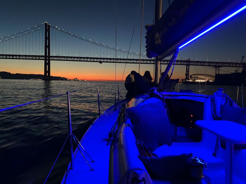 Lisbon: Sailboat Tour w/ Local Guide and Open Bar Green Wine - Winter weather and comfort aboard