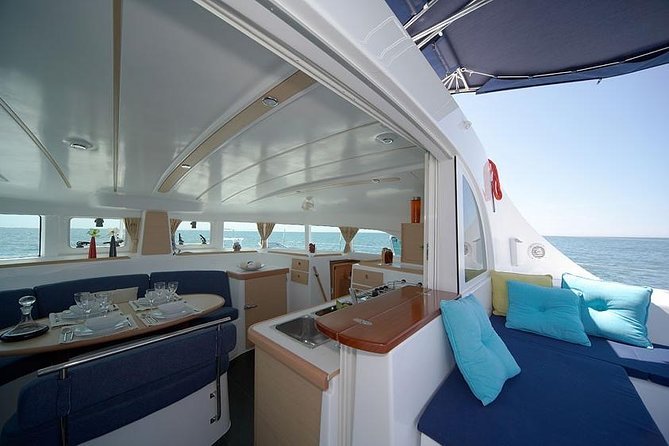 Lisbon Sailing Catamaran Public Cruise with drinks - Meeting the catamaran at Gate 3