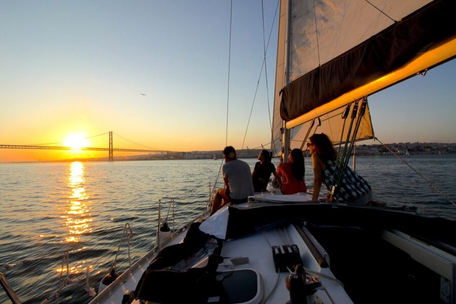 Lisbon: Sailing Tour with Wine and Snacks - Key points to know before booking