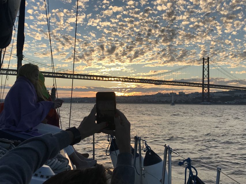Lisbon: Sunset Sailing Cruise with Wine - The sights that make the cruise worthwhile