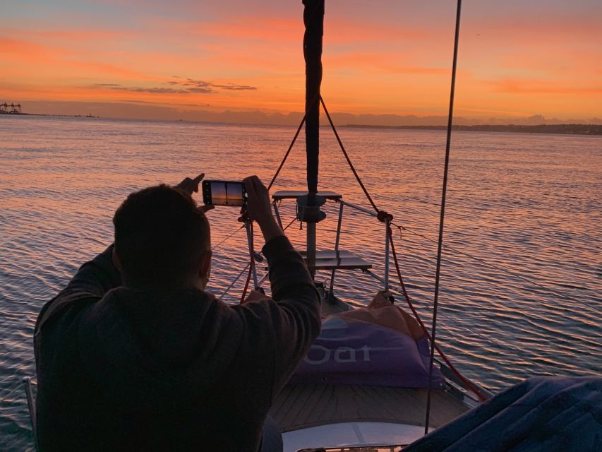 Lisbon: Sunset Sailing Cruise with Wine - Booking details worth keeping in mind