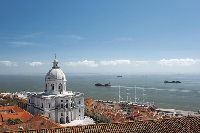 Lisbon Sunset Sailing Tour on Luxury Sailing Yacht with 2 Drinks - Key points to know before you sail