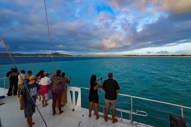 Live Music Sunset Sail - The boat, group size, and barefoot rule