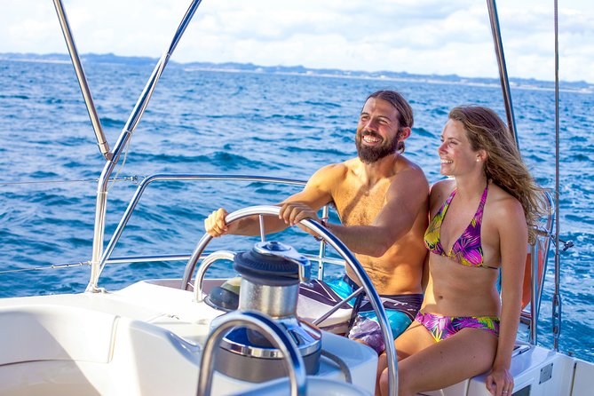 Los Cabos Luxury Sailing, Snorkel and Lunch Cruise - Santa Maria Bay or Chileno Bay for water time