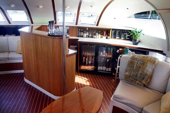 Luxury Sailing - Māori Rock Carvings - Taupo Sailing Adventures - What the crew adds to the experience
