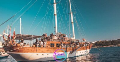 Malta: Sailboat Party with an Open Bar, Snack, and Swimming