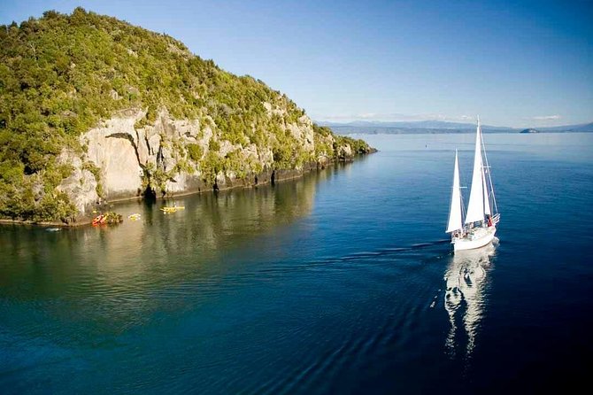 Maori Rock Carvings Eco Sailing Taupo - The bays and views along the route