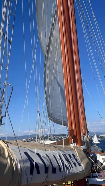 Marseille: Calanques Sailing Cruise with Lunch and Wine - Crossing past Château d’If and the Frioul archipelago