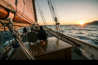 Marseille: Sunset Sailing Cruise with Dinner and Wine