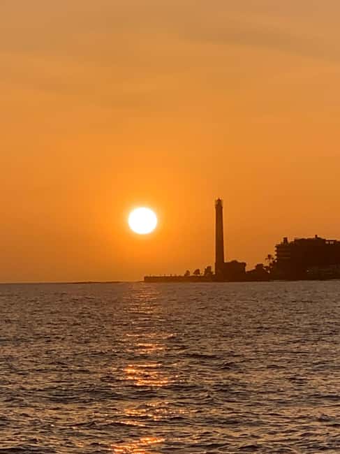 Maspalomas Sunset Sailing Experience - Service, music, and the human side of the trip