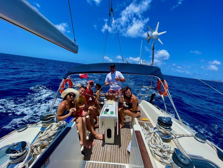 Morro Jable: Sailing Boat Excursion with Food and Drinks - Canarian lunch with drinks included