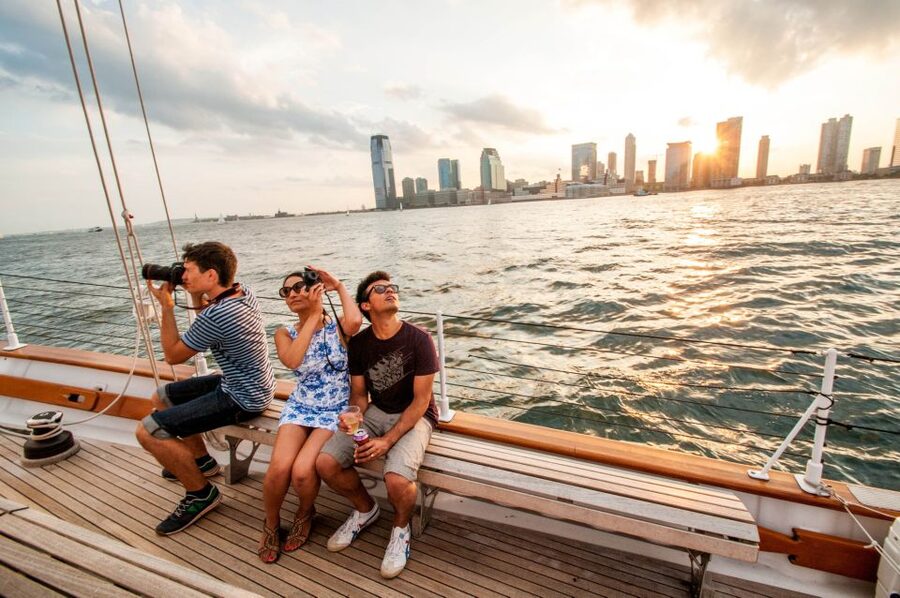 New York City: Sunset Sail Aboard a Schooner - What the included drink really adds