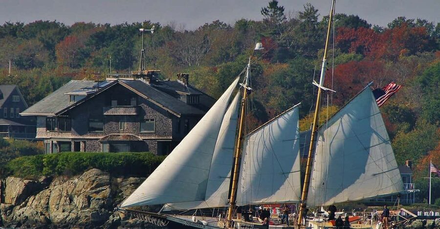 Newport: Morning Mimosa Sail aboard Schooner Aquidneck - Boarding at Bowen’s Wharf