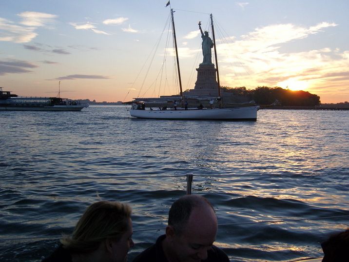NYC: Sunset Sail Aboard Schooner Adirondack - Sunset, city lights, and the complimentary drink