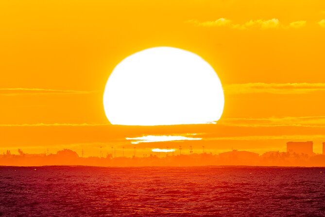 Oahu's Waikiki Coast: Moana’s Sunset Cocktail Sail - Diamond Head, changing light, and the best photo moments