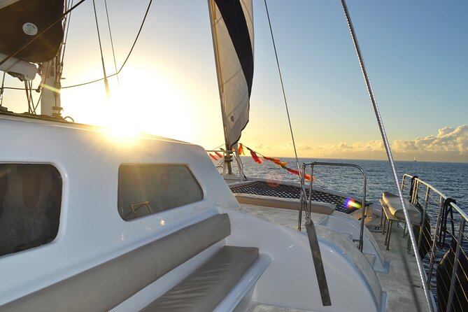 Oahu's Waikiki Coast: Moana’s Sunset Cocktail Sail - What happens when the weather turns bad
