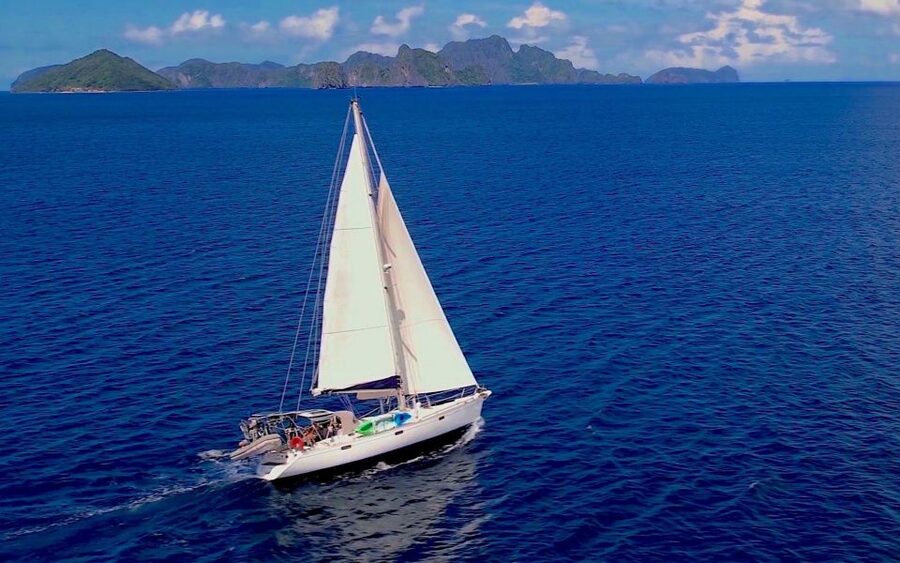 Palawan: Private Sailing Yacht Cruise in El Nido - The return sail and sunset across Bacuit Bay