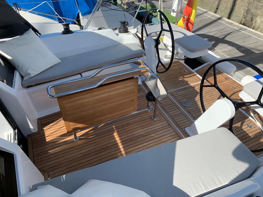 Pasito Blanco : Private sailing tour with food & drinks - Tapas, cava, and a useful drinks package
