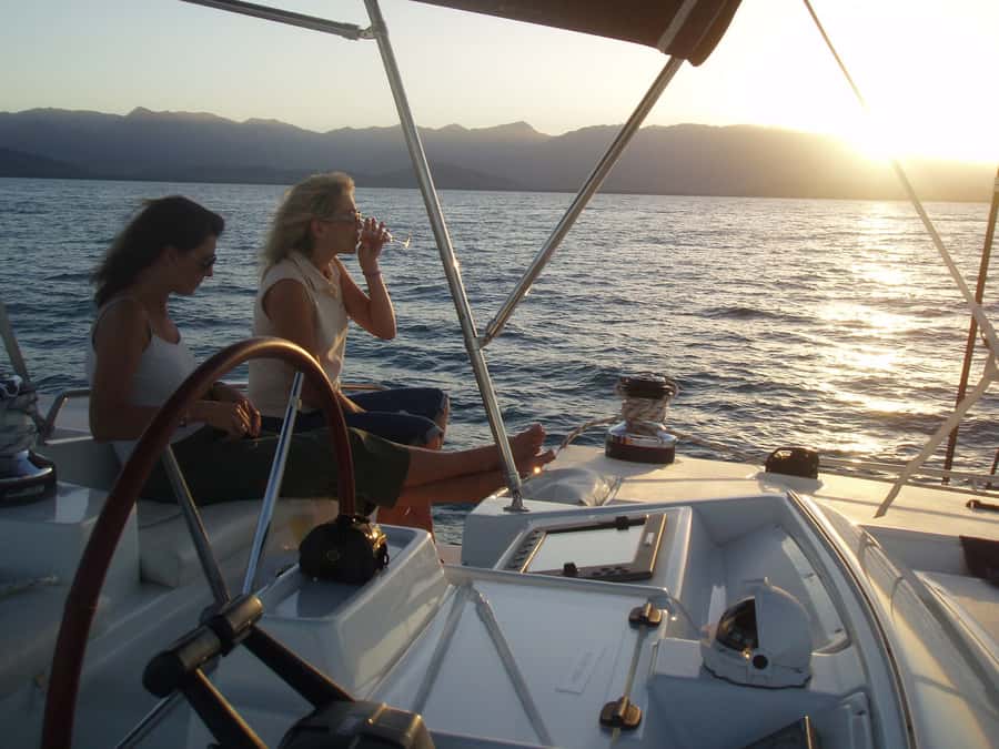Port Douglas: Sunset Sailing Cruise on Luxury Catamaran - A welcome drink and a proper plate of canapés