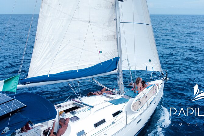 Private Sailboat tour in Cabo San Lucas with Papillon Yachts - Sailing past the Arch and sea lions