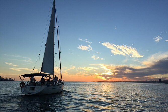 Private Sailing Cruise in Lisbon with Drinks - Cristo Rei and the South Bank
