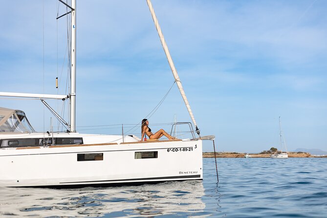 Private sailing yacht by the Bay of Palma and nearby coves - What the yacht day actually feels like