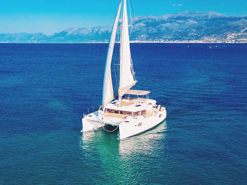 Rethymno: Sailing Catamaran Cruise with Meal & Drinks - Lunch with seafood, salads, and local flavors