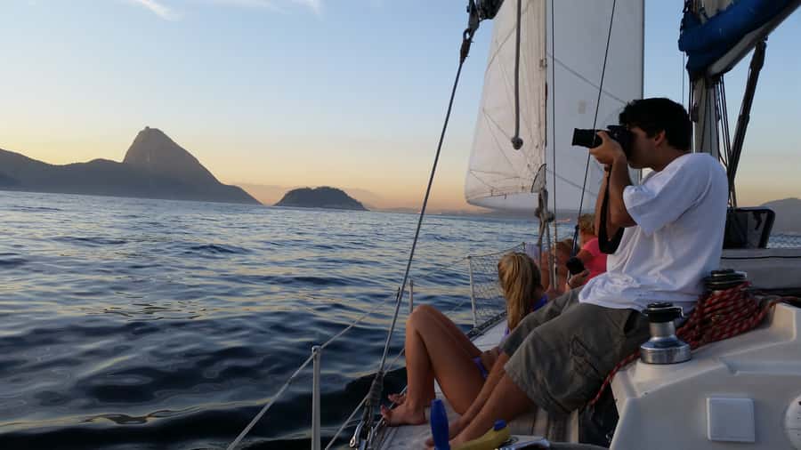 Rio de Janeiro: Guanabara Bay Sunset Sailing Tour & Drinks - Why sailing gives you Rio’s finest city view