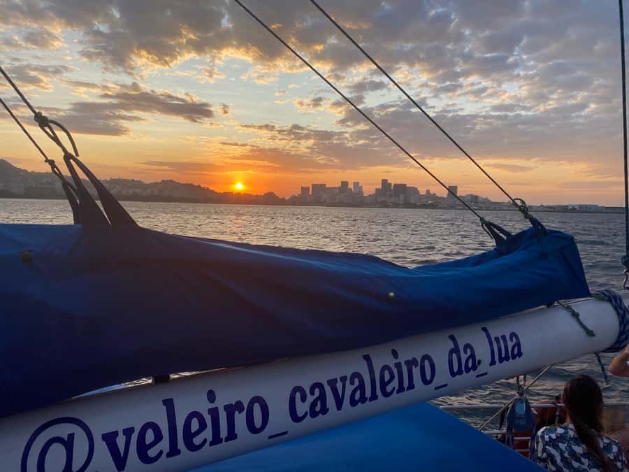 Rio de Janeiro: Sunset Sailboat Tour with Open Bar - Swimming from the boat in Guanabara Bay