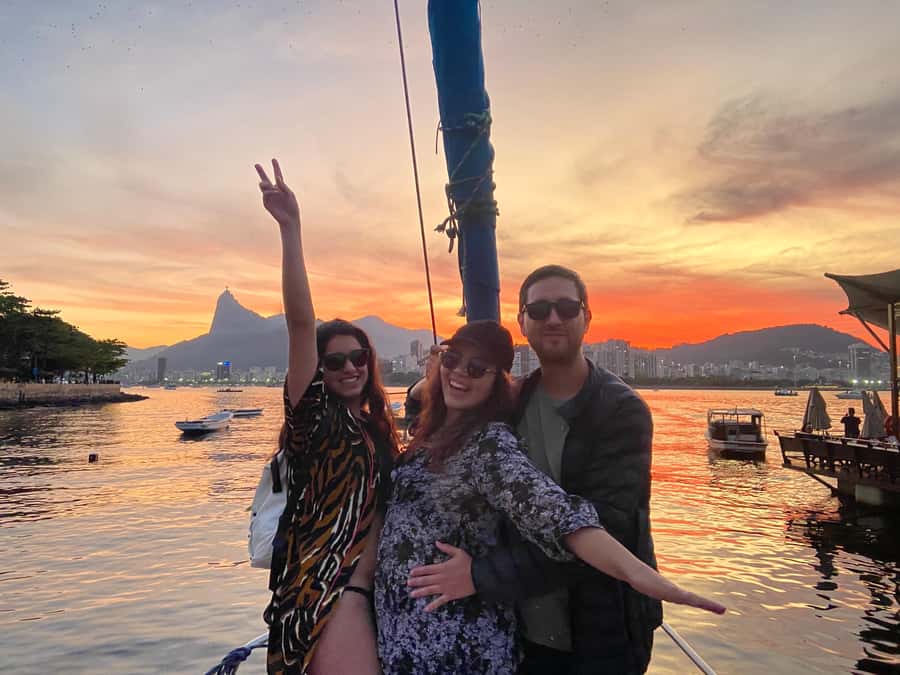 Rio de Janeiro: Sunset Sailboat Tour with Open Bar - The views that make the cruise worthwhile