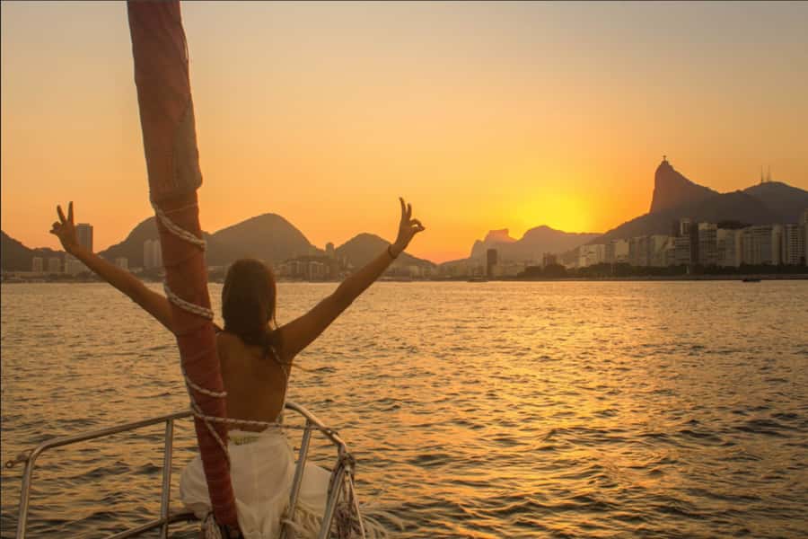 Rio de Janeiro: Sunset Sailing Tour - Boa Viagem Island and Niterói’s bold museum